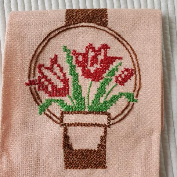 2 Cross Stitch Hand Towels Pink Yellow Vintage 23.5"x13.5" Lace Trim Handmade - Picture 3 of 7